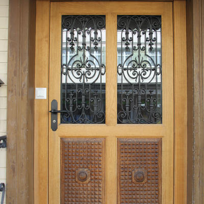 Holztür mit 2 Fenster
