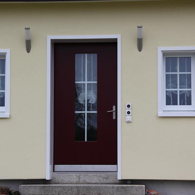 Holztüre mit Einbaufenster